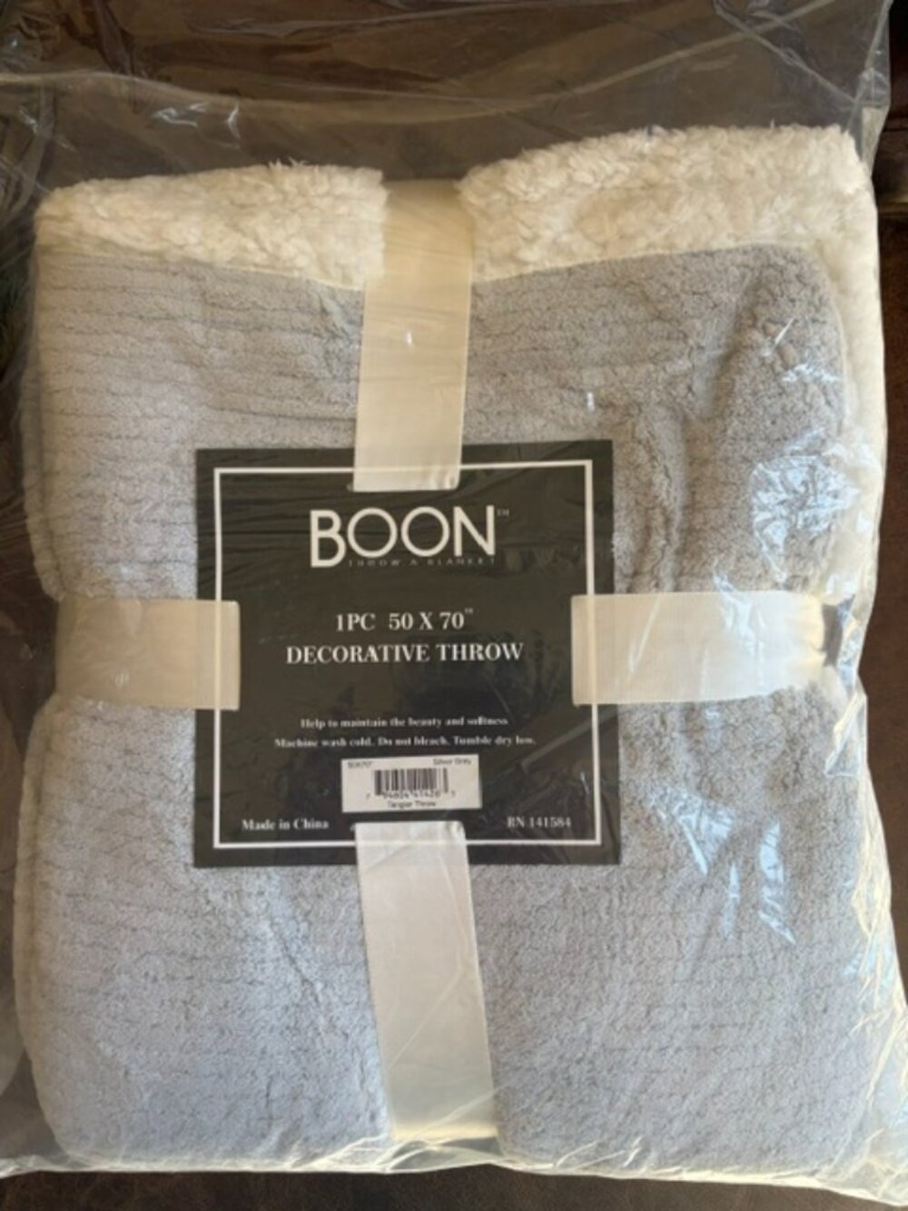 NWT Boon Tangiers Decorative Throw Blanket 50x70" Beautiful silver/gray color